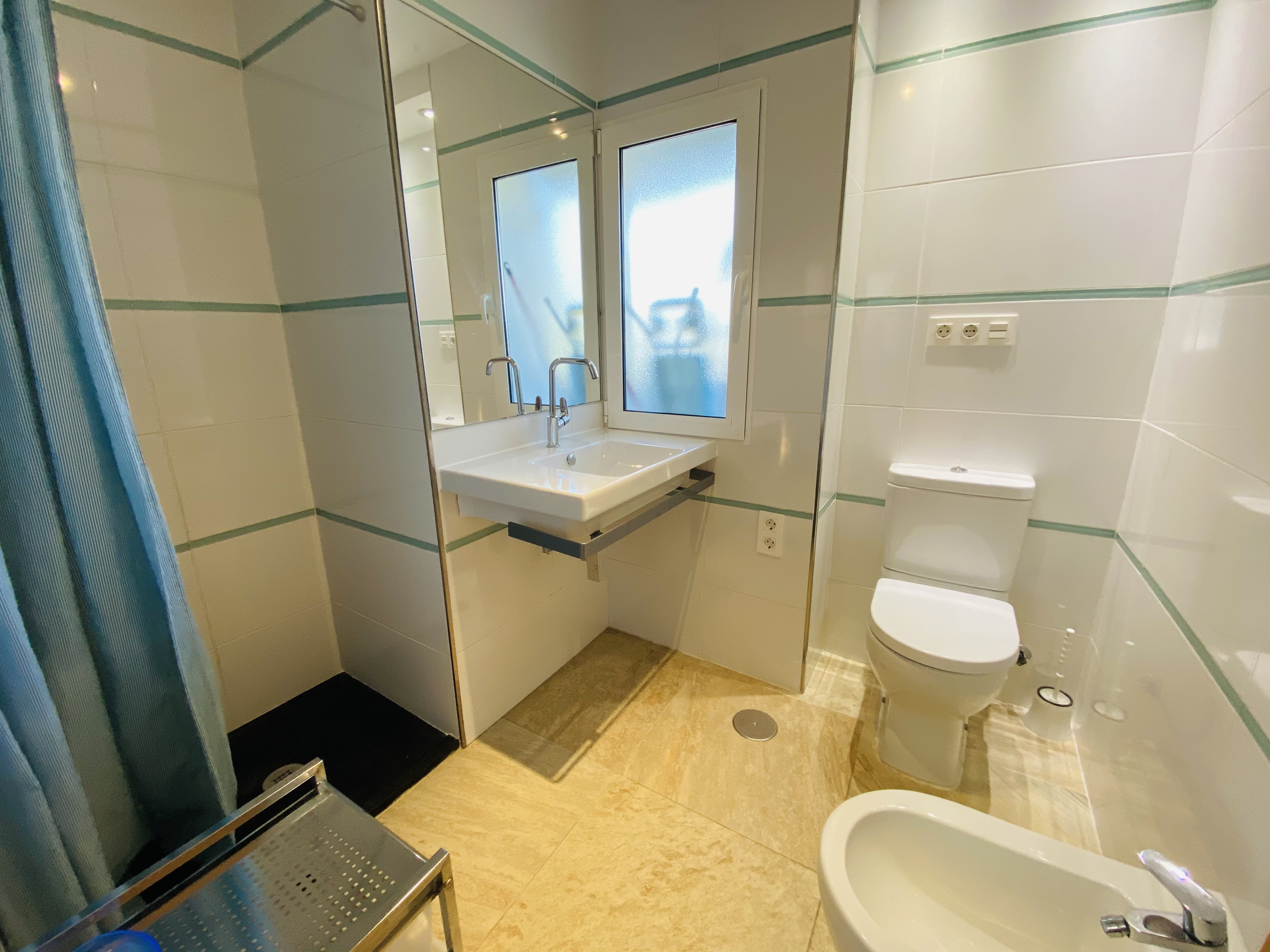 APARTAMENTO EN PASEO REINA SOF�A